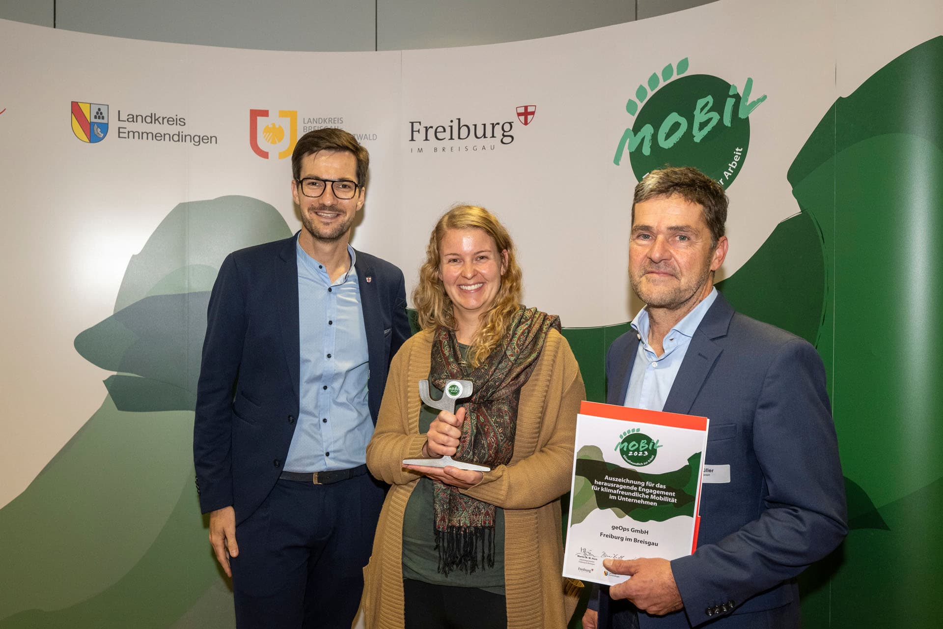 Elke nimmt das MobilSiegel 2023 für geOps entgegen